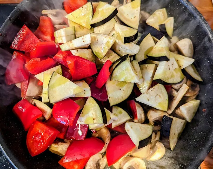 Thaisuppe med kokosmælk og kylling (keto-venlig) — fremgangsmåde, trin 2
