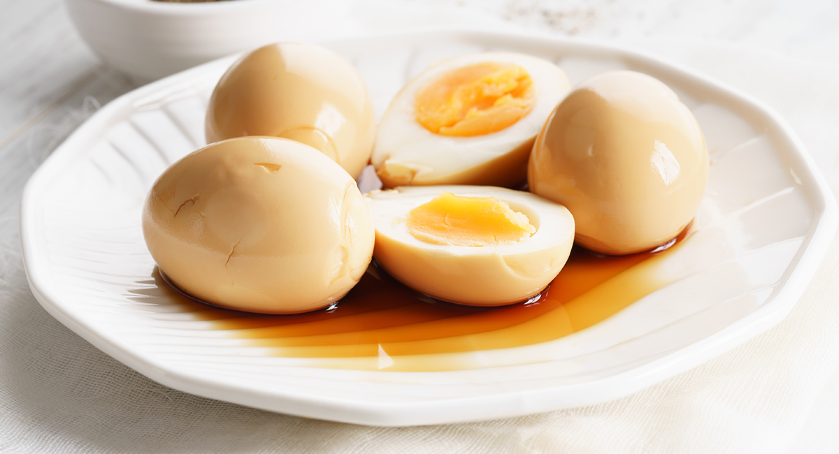 Nemme soyamarinede keto ramen æg
