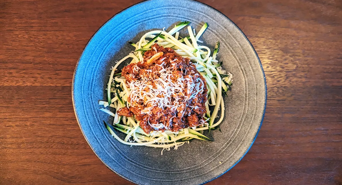 Autentisk Italiensk Bolognese med squash-spaghetti (keto-venlig)