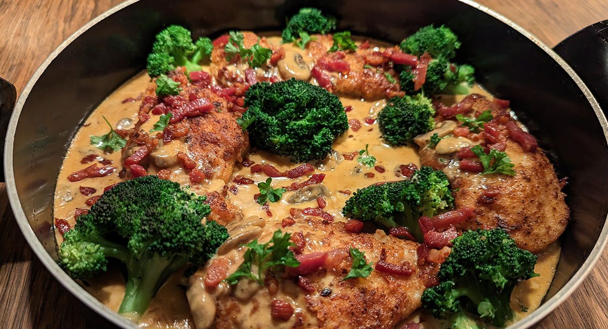 Sprød Keto Kylling med Cremet Svampesauce